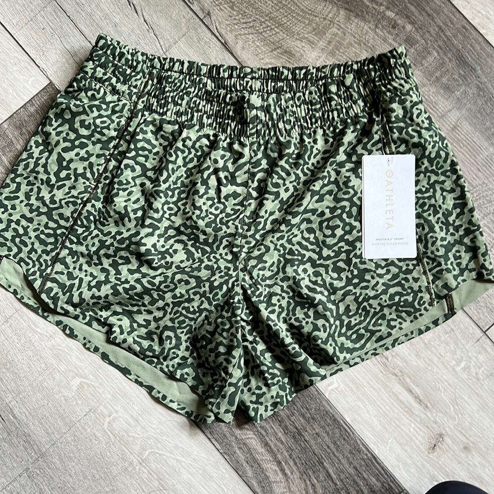 Athleta Hustle 4.5” Shorts